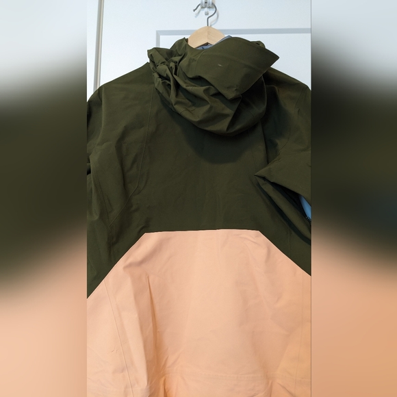 Arcteryx Sentinel Ski/Snowboard Jacket - Picture 6 of 12